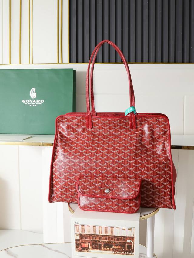 Premium Quality, Original Material Hardy Small Commuter Bag Makes A Stylish Come