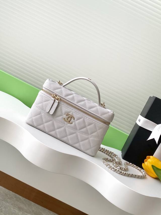 25C Elegant And Compact Chain-Strap Clutch Bag. Made From Grained Calf Leather W