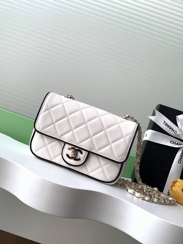 Chane25P Summer New Arrival Vacation Piece With Ceramic Double C Clasps, Elegant