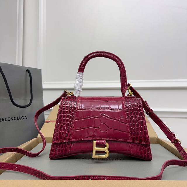 Exclusive Background - Actual Product Photos: Crocodile-Patterned Cherry Red Gol
