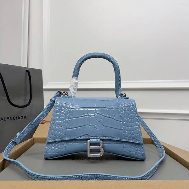 Exclusive Background - Actual Product Photos Crocodile-Patterned Hazy Blue Silve