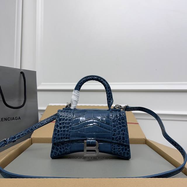 Exclusive Background_Actual Product Photos Crocodile-Patterned Night Sky Blue Si