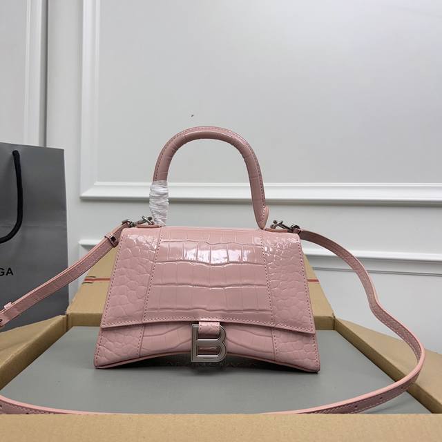 Exclusive Background - Actual Product Photos Crocodile-Patterned Blush Pink Silv