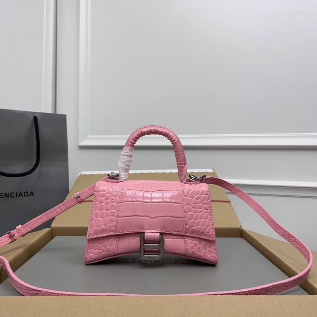 Exclusive Background_Actual Product Photos Crocodile-Patterned Premium Pink Silv