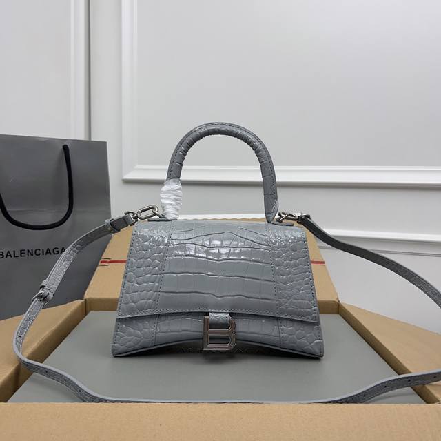 Exclusive Background - Actual Product Photos: Crocodile-Patterned Gray Silver Bu