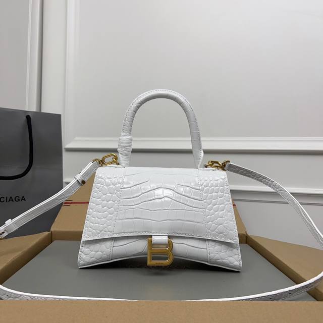 Exclusive Background - Actual Product Photos: Crocodile-Patterned White Gold Buc