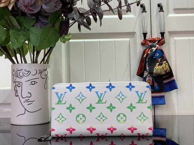 Top-Grade Original Single Piece Special Offer Zippy Zipper Wallet M13908 White C