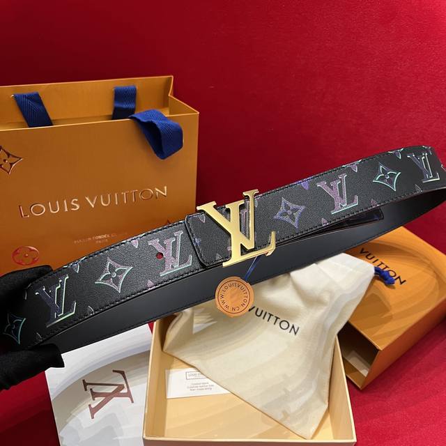 Lv Italian Imported Top-Grain Embossed Cowhide Leather With A Plain Weave Base,