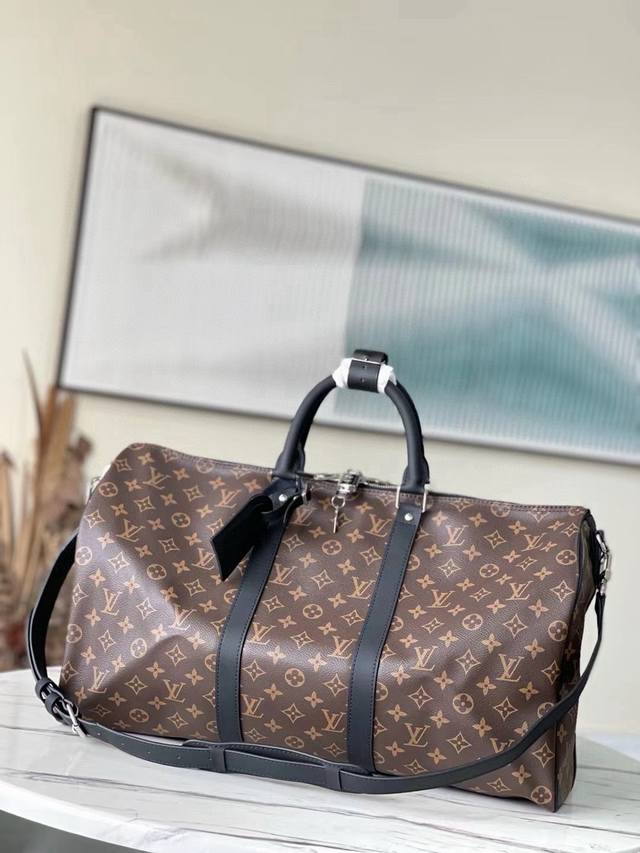 50 Size Top-Grade Genuine Leather M56710 Vintage Black Leather Spacious And Vers