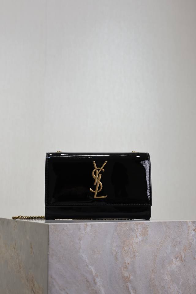 Timeless Classic Black Lacquered Leather With Gold Buckle Kate 20Cm The Latest S