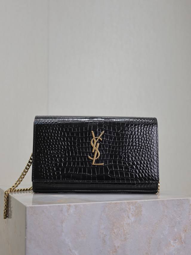 Black Crocodile-Patterned Gold Buckle Cassandre _Chain Bag A Super Practical Sma