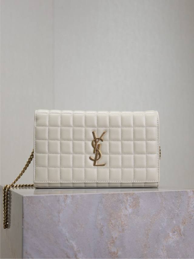 White Lambskin Embroidered Checkered Pattern Cassandre _Chain Bag A Super Practi