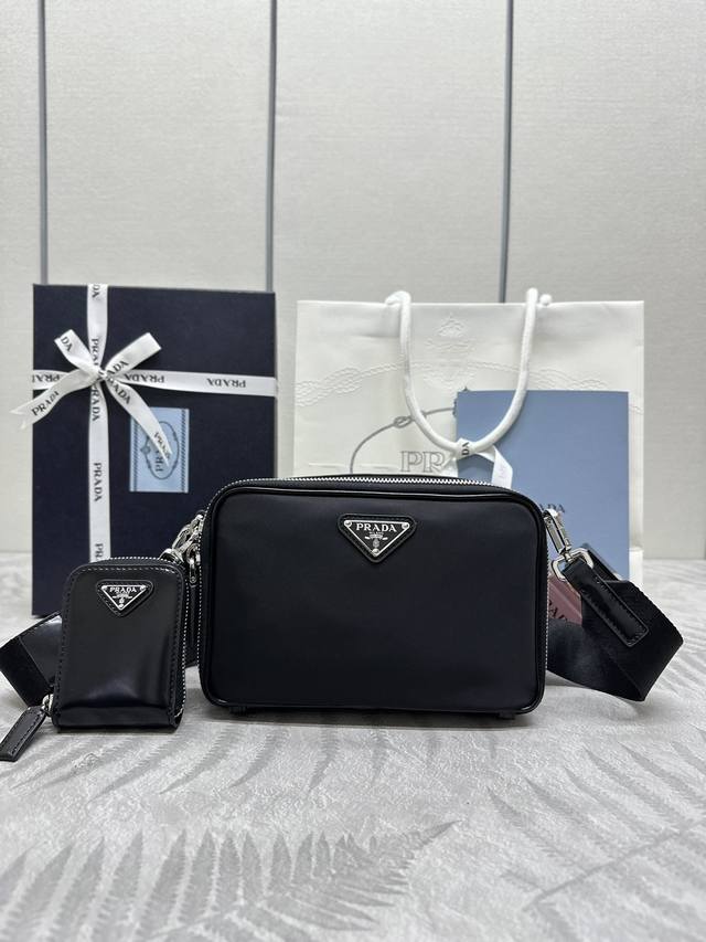 New Arrival Men's 2-In-1 Camera Bag 2Vh070 Smooth Leather With Leather Trim, Now