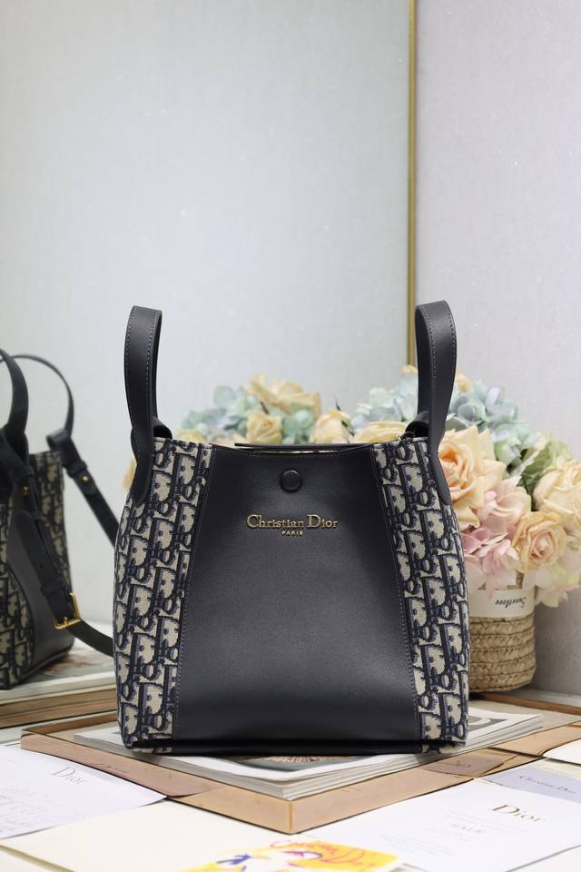 Authentic Grade, High Version Medium Signature Bucket Bag Handbag Blue Canvas Th
