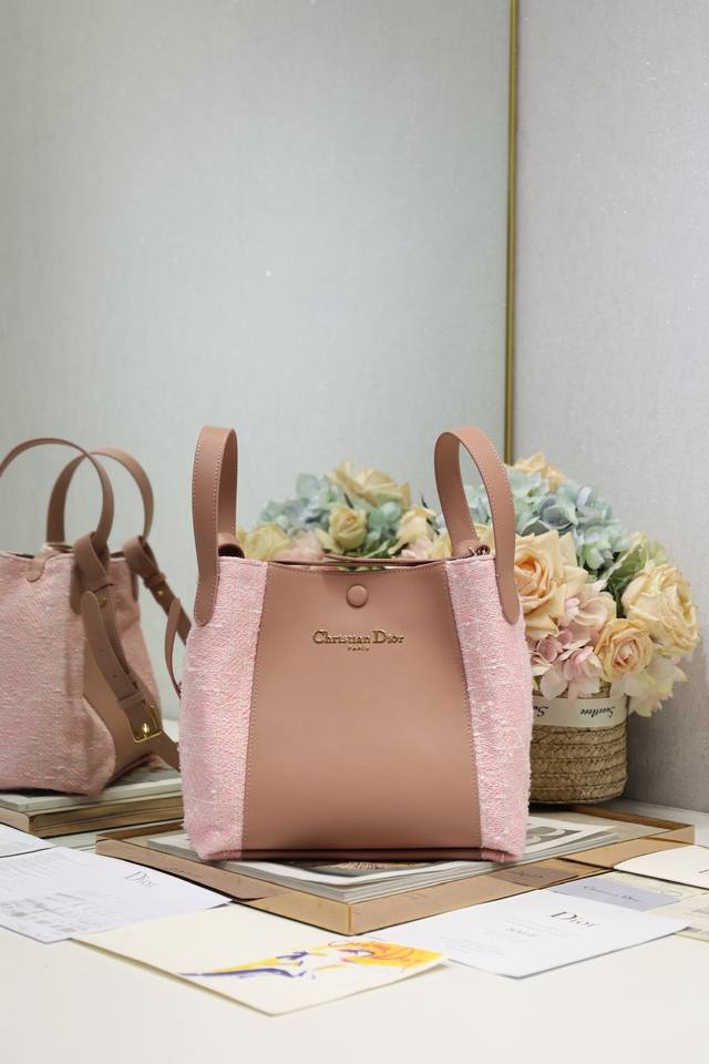 Authentic Grade, High Version Small Signature Bucket Bag Handbag Pink Tweed This