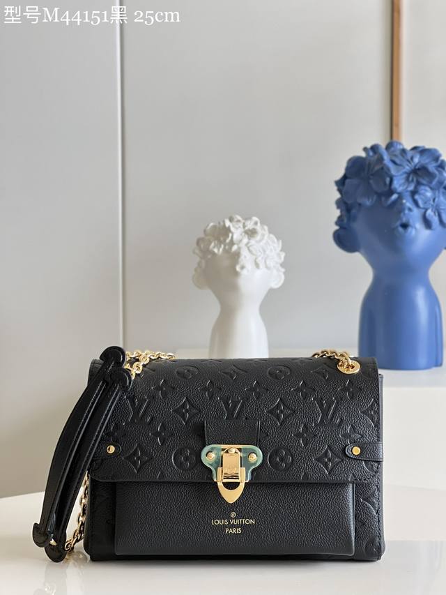 Top-Grade Genuine Leather, Exclusive Real-Life Photos. M44151 Black Crafted From