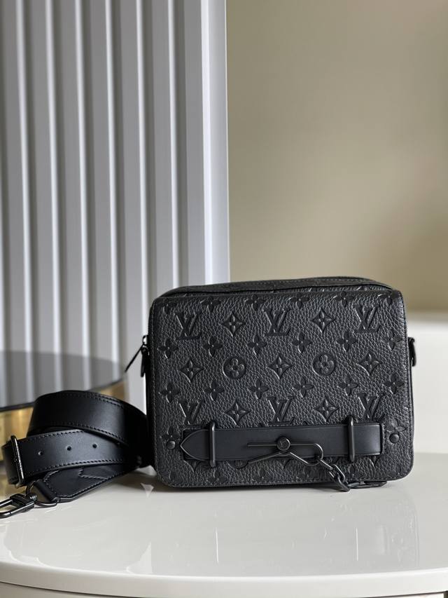 Top-Grade Genuine Leather, Exclusive Real-Shot M5 7 Black Full-Grain Embossed St