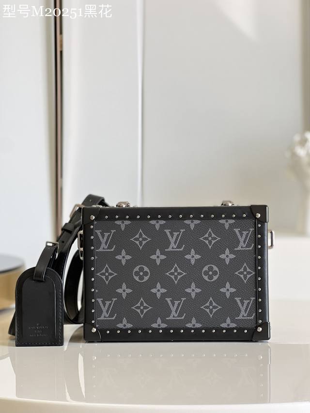 Top-Quality Original Piece, Exclusive Real-Life Photos. M20251 Black Flower Vint