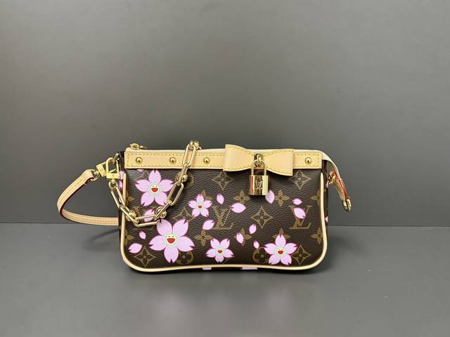 Top-Tier Original M13666 163 Chip This Pochette Accessoires Handbag Features The