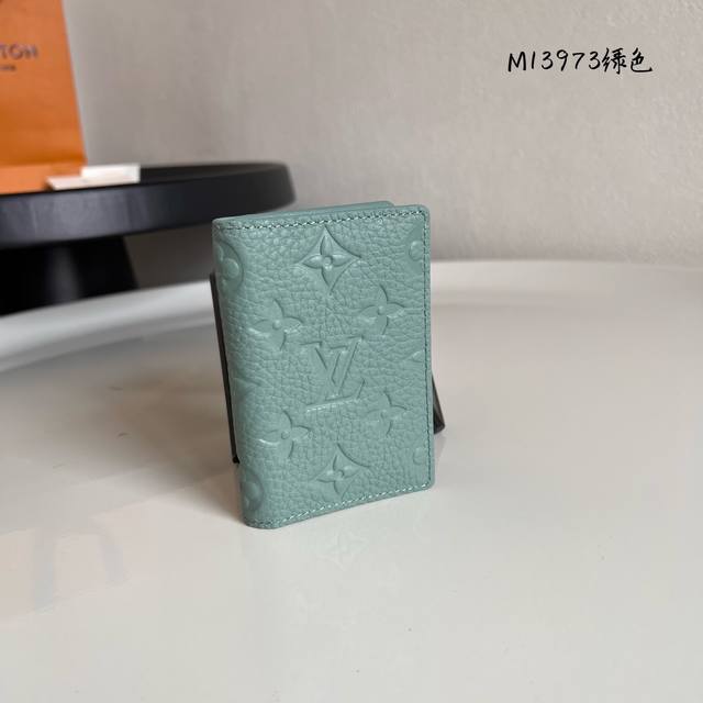 Top-Grade Genuine Leather M13973 Green This Versatile Wallet Is Crafted From Gra