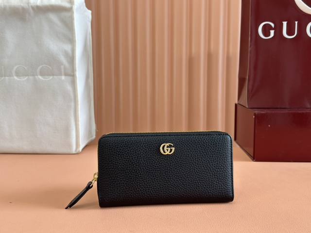 Comes With Full Packaging. The New Ophidia Series Features Italian Imported Calf