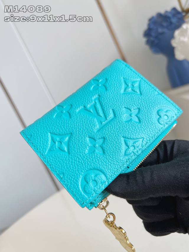Factory Price P Top-Grade Original M14089 Blue This Essential Lisa Wallet Is Des