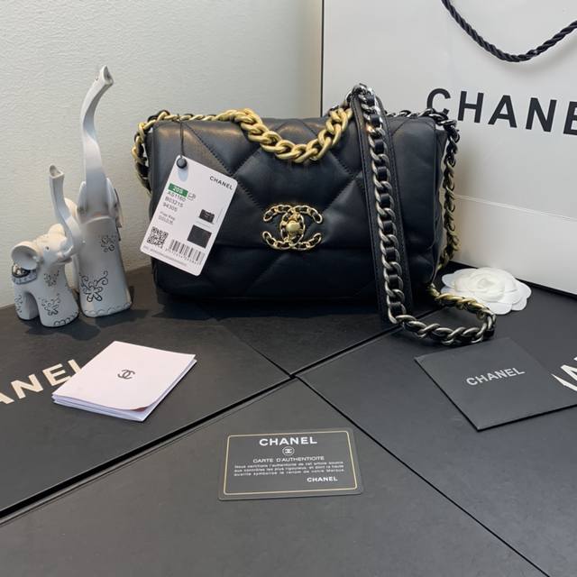 Color: Chanel New Model: As1160 Autumn/Winter Large Diamond-Patterned Tofu Bag: