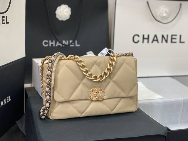 Chanel: Model: As1162-36Cm. 1161-30Cm. 1160-26Cm. - The Most Popular Large Diamo