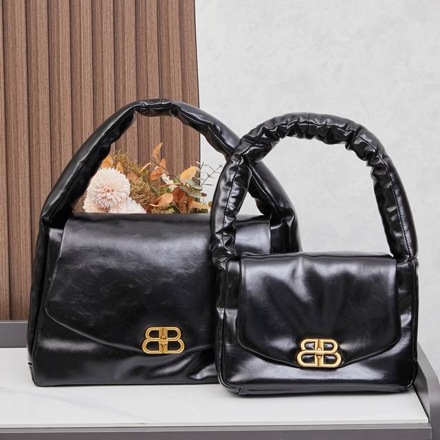 Plain Weave Large Size, The New Chunky Balenciaga Monaco Handheld Shoulder Bag.