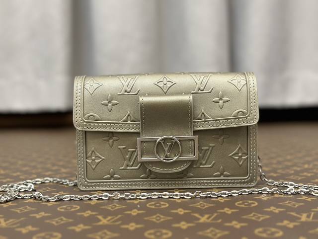 Top-Tier Authentic M68746 Pearl Gold Cruise Early Spring Show Unveils The Myster