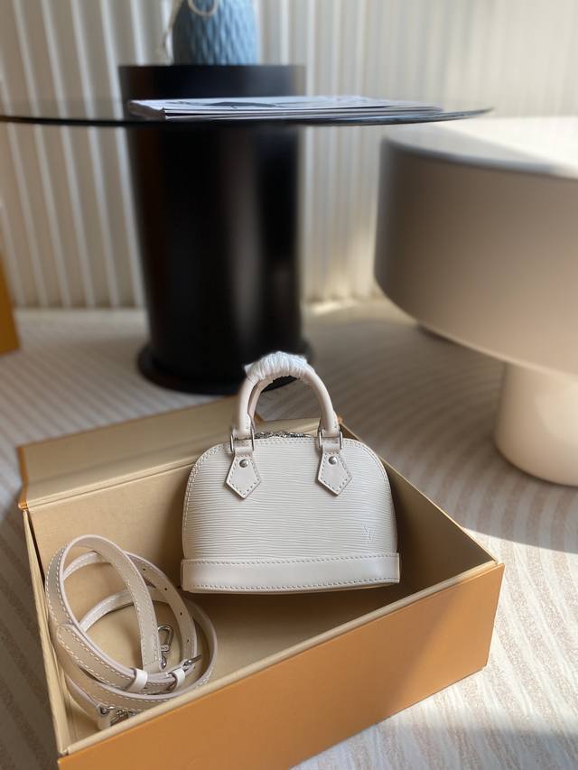 Top-Tier Original Nano Alma Handbag M81945 Off-White Nano Alma Handbag M82411 Is