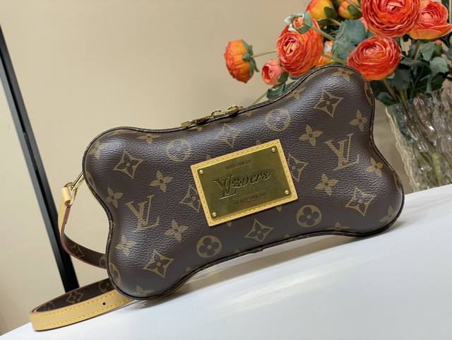 Top-Tier Authentic Replica Exclusive Photos Bone Mini Handbag M12615 Monogram Bo