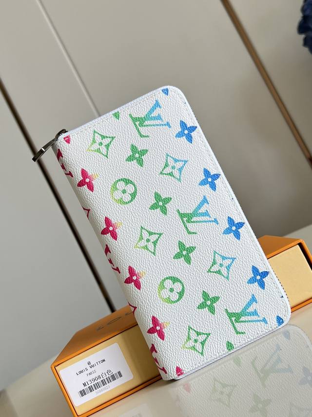 Factory Price P Top-Grade Original M13908 White As One Of Louis Vuitton's Iconic