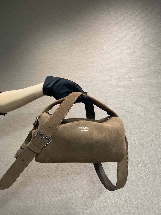Comes With Exclusive Packaging New Boston 2Vh188 Suede This Boston Handbag Is Fa