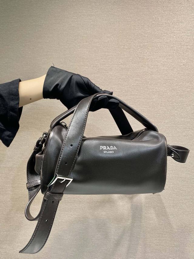 Comes With Exclusive Packaging. New Boston 2Vh188 Vintage-Inspired Leather This