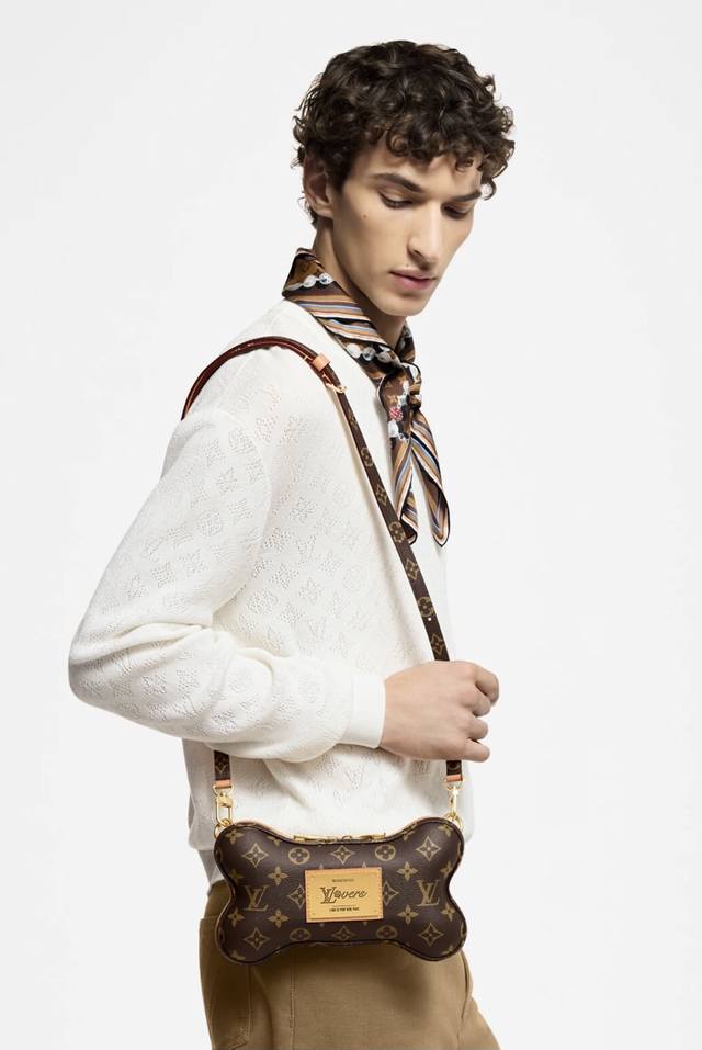 M12615 Vintage Floral Pattern, Official Website Image. Bone Mini Handbag Bone Mi