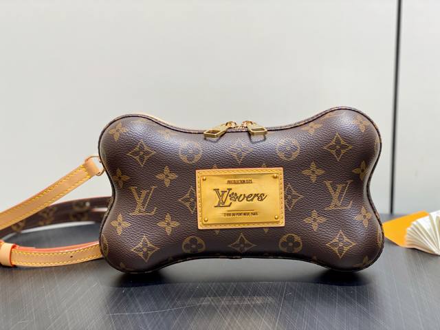 Authentic Premium M12615 Vintage Bone Mini Handbag The Bone Mini Handbag Is Craf