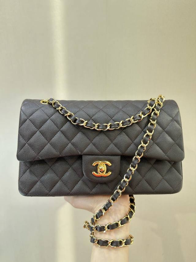 Patented Diamond-Shaped Quilting; The Entire Piece Is Made Of Caviar-Grain Leath