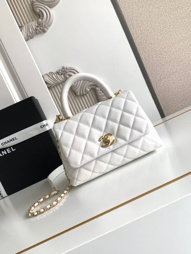 As2215 Latest Diamond-Patterned Fine-Grained Embossed Calf Leather With Handle,