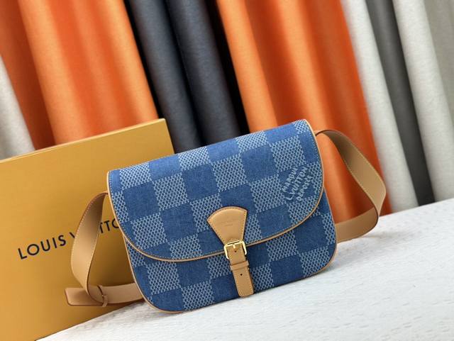 Style Number: N40743 Original Single Enhanced Edition Exclusive Real-Life Backgr