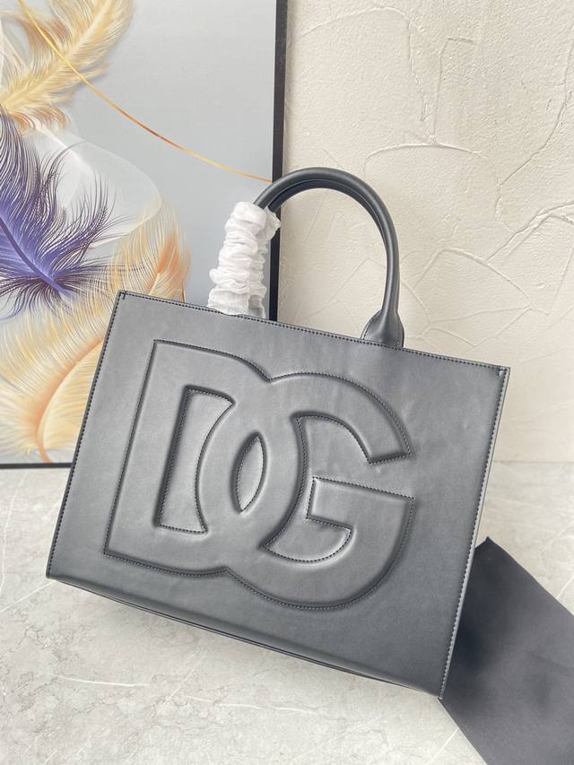 Top-Grade Original Dg Daily Series New Large Creative Tote Bag, Entirely Crafted