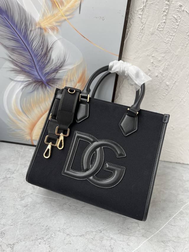 Premium Genuine Leather In Black With Bright Gold Hardware Dg 2023 New Daily Ser
