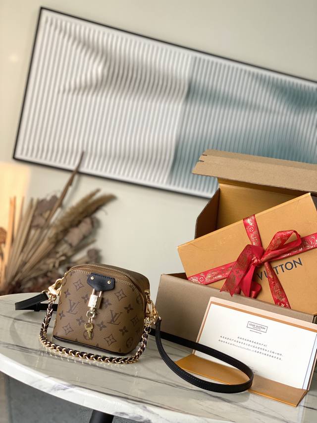 Top-Grade Authentic M47162 Supports In-Store Verification. Duty-Free Goods Photo