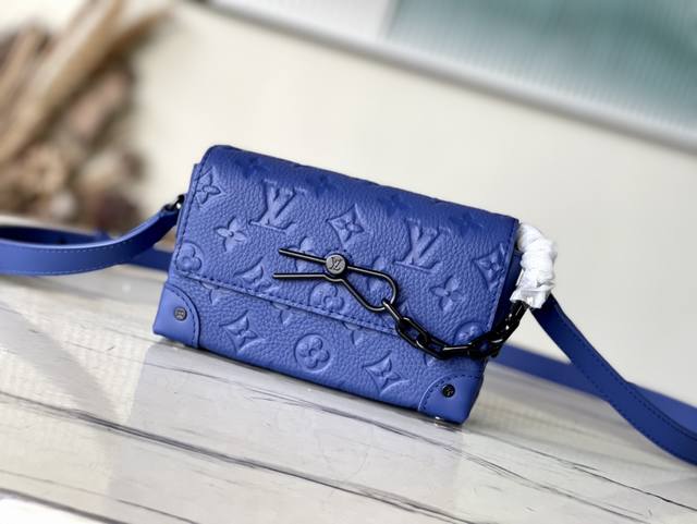 Top-Grain Leather, Premium Original Fabric M82571 Blue This Steamer Mini Handbag