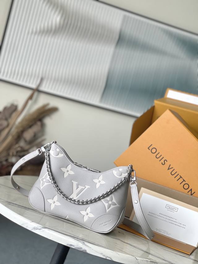 Top-Grain Leather, Premium Original M14211 This Boulogne Handbag Features Monogr