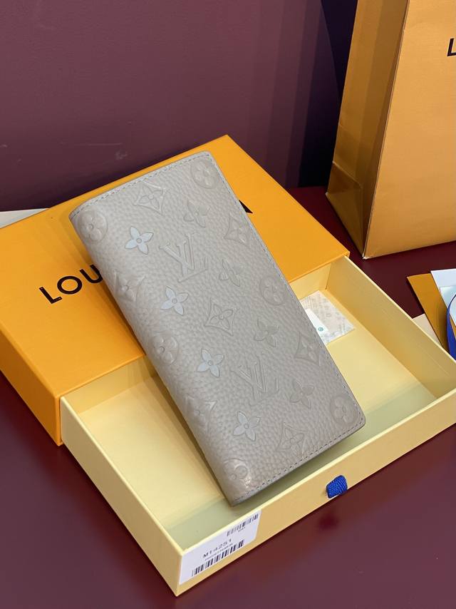 M14251 New Gray! Made From Top-Grain Cowhide Leather, The Brazza Wallet Features