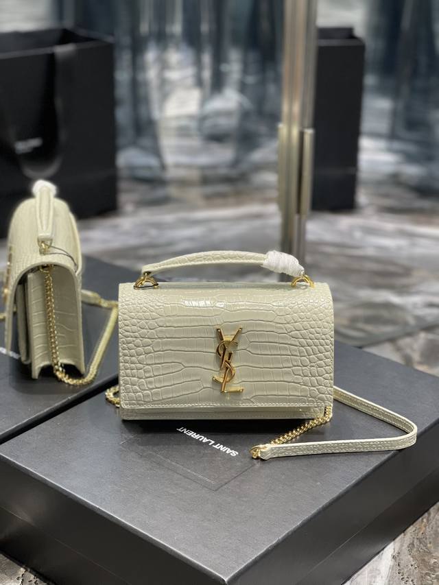 White Gold Buckle Crocodile Pattern_ Is Here! It's Here!The New Sunset Bag In Cr