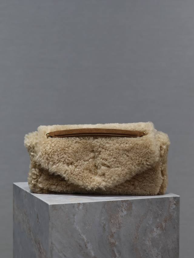 Calypso_Lamb's Wool The Eye-Catching Lamb's Wool Is A Must-Have! The Soft Camel-