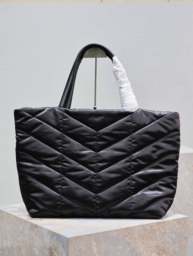 Black Silk Tote Bag_ Introducing A Brand-New Minimalist And Fashionable Men's Sh