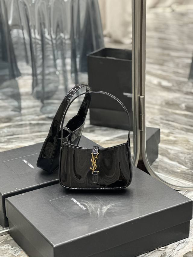 Original Leather Version Y-Brand's Wildly Popular Underarm Bag Is Now Available